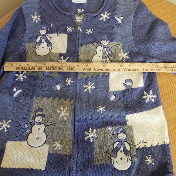 WOMENS SIZE MEDIUM, PERIWINKLE, ZIPPER CARDIGAN SNOWMAN SWEATER - Picture 10 of 11
